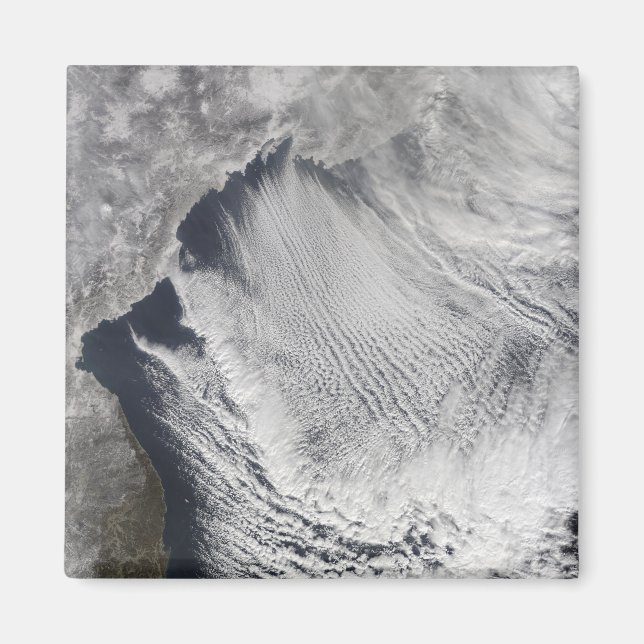 Cloud streets forming over the Sea of Japan Magnet (Front)