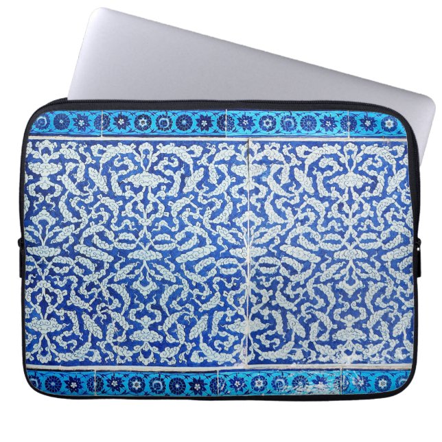 Clouds pattern laptop sleeve (Front)