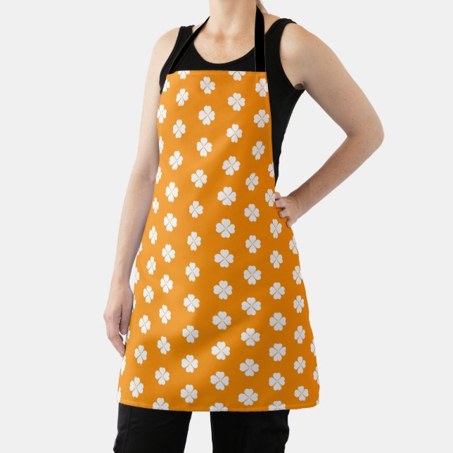 Clover flavoued apron  (Insitu)
