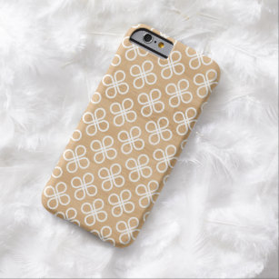 Clover Pattern on Faux Wood iPhone 6 Case
