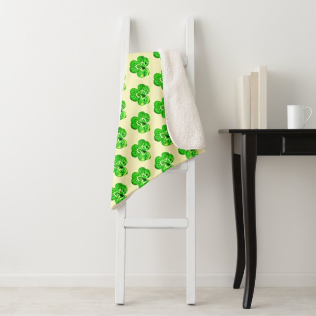 Clover Sherpa Blanket (In Situ)