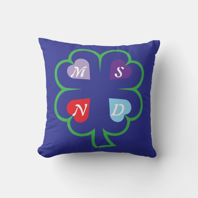 Clover with hearts  throw pillow (Front)