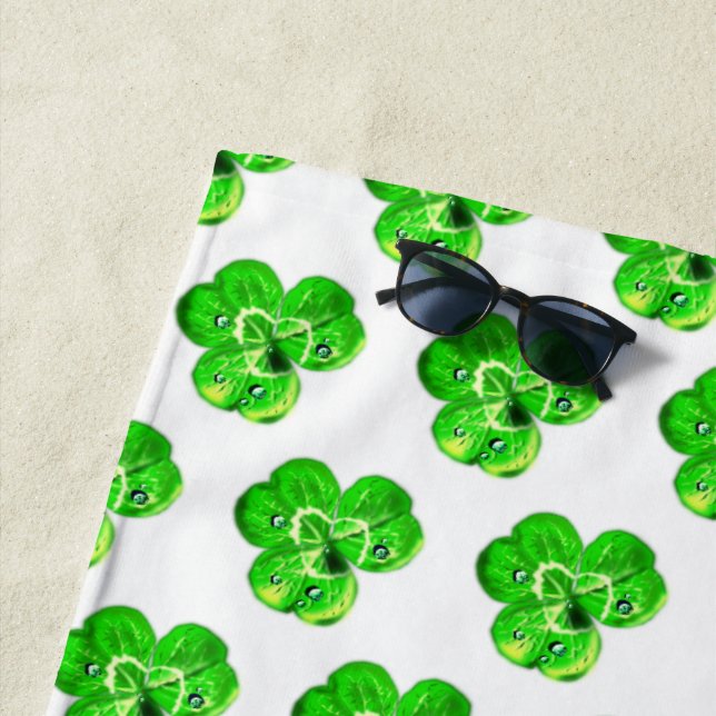 Clovers Beach Towel with Dew Drops Nature (In Situ)