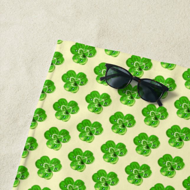 Clovers Dew Drops - Fresh Nature Beach Towel (In Situ)