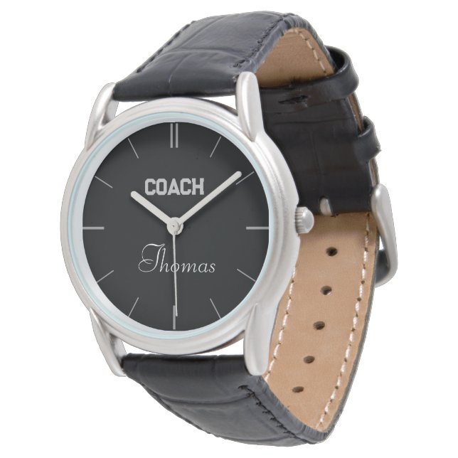 Coach Nom Personnalisé Typographie Montre Personna (Incliné)
