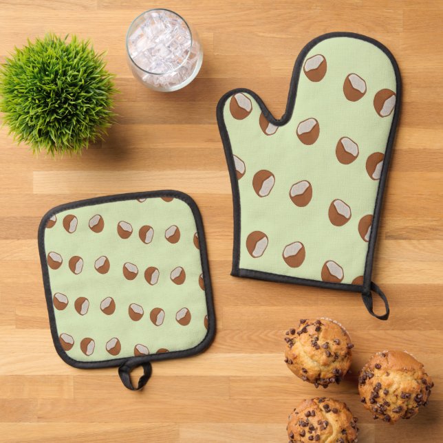 Coconut slices pattern on green oven mitt & pot holder set (Top Down)