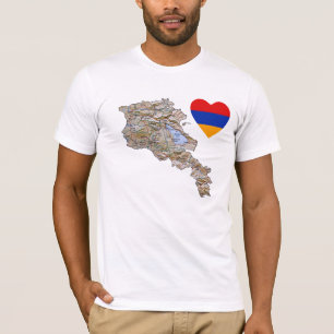 Coeur de drapeau de l'Arménie et T-shirt de carte