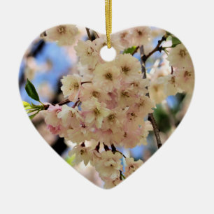 Cœur En Céramique Le ressort sensible se développe ornement de fleur