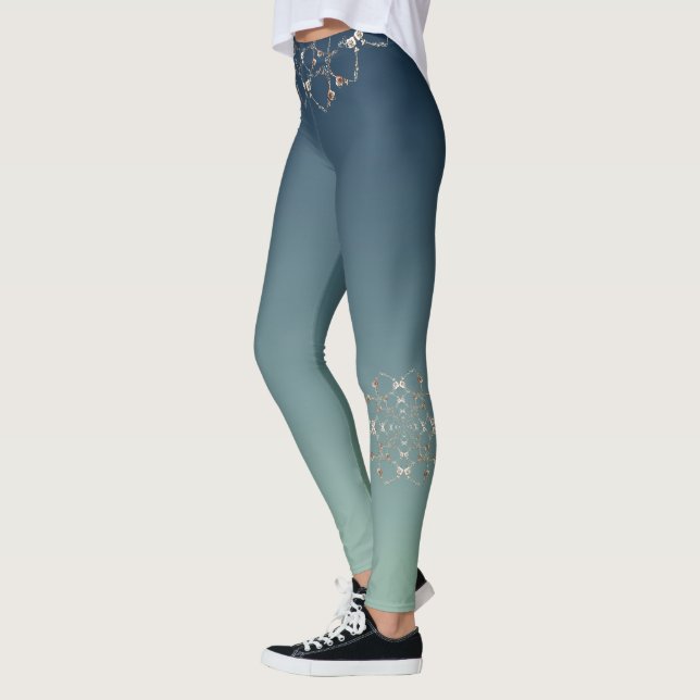 Coeurs Roses ornés sur les Leggings bleus (Gauche)