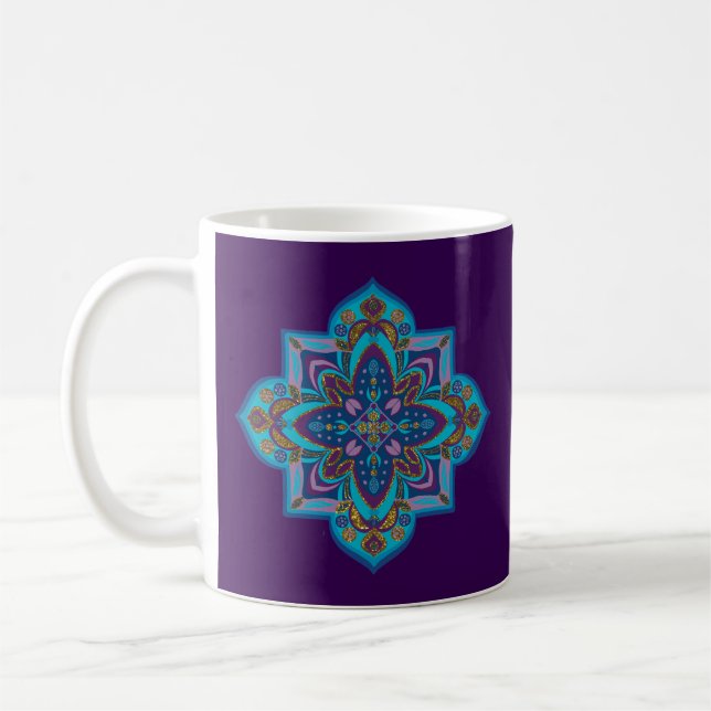 Coffee mug with blue mandala, purple background (Gauche)