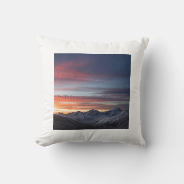 Cojín Beautiful Mountains Throw Pillow (Front)