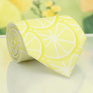 Col cravate de fruits d'été de saison