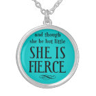 Et bien qu'elle ne soit que petite, elle est féroc