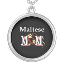 Maman de chien maltais