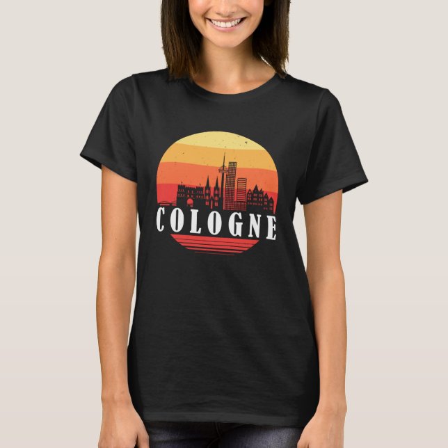 Cologne Skyline in Retro Vintage Style T-Shirt (Front)