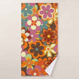 Colorful Floral vintage Seamless Pattern. Retro 70 Bath Towel