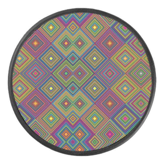 Colorful round item with vibrant geometric diamond (Devant)