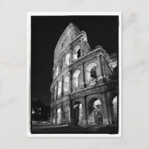 Colosseum à la carte postale de nuit