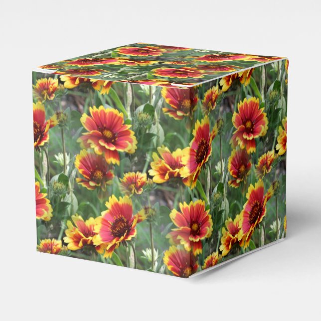 Colourful Daisies Flower Nature Pattern Favor Box (Front Side)