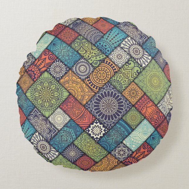 Colourful Diagonal Pattern Round Pillow (Front)