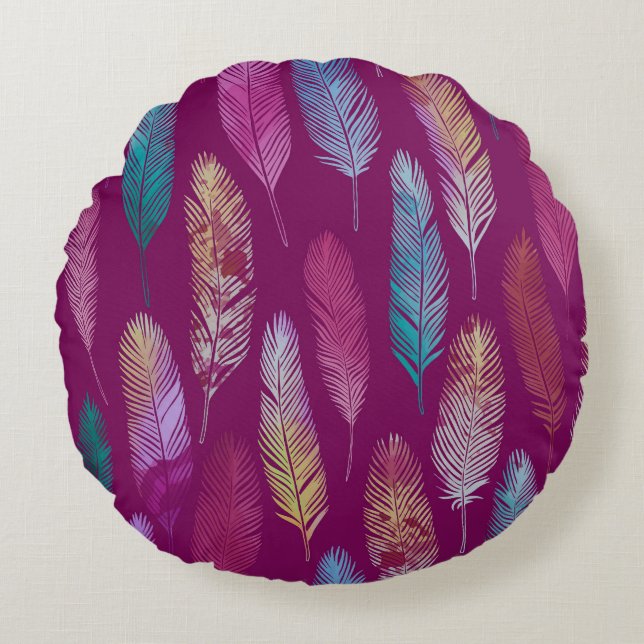 Colourful feathers: purple background pattern. round pillow (Front)