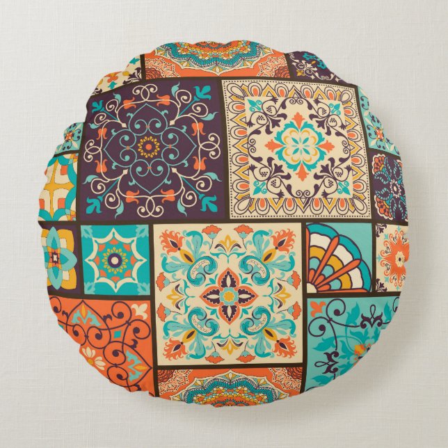 Colourful patchwork tile: Islamic motifs. Round Pillow (Front)