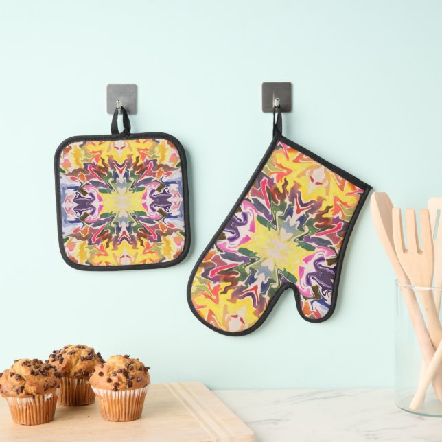 Colourful Retro Psychedelic Kaleidoscope Abstract Oven Mitt & Pot Holder Set (Insitu(Hanging))