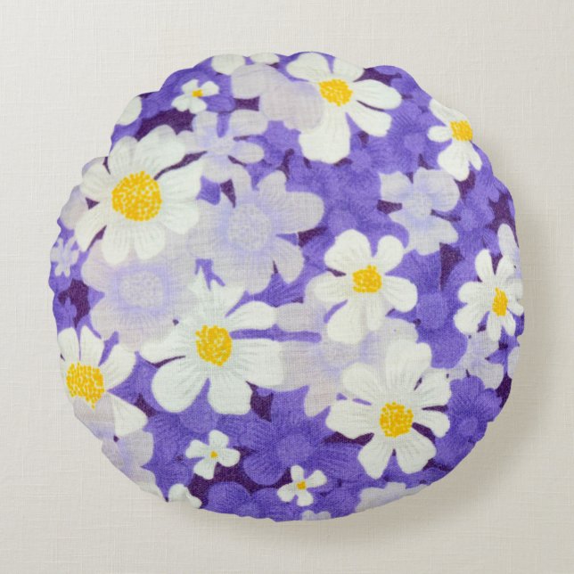 Colourful Vintage: Seamless Flower Pattern Round Pillow (Front)
