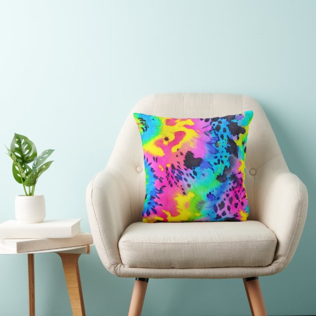 Colourful Wild Cheetah Tye Dye Pattern Throw Pillow (Chair)