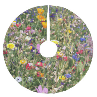 Colourful wildflower meadow, vibrant pattern. brushed polyester tree skirt