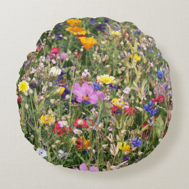 Colourful wildflower meadow, vibrant pattern. round pillow (Front)