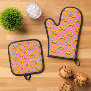 Colourful Word Mom with Thought Bubble Oven Mitt & Pot Holder Set