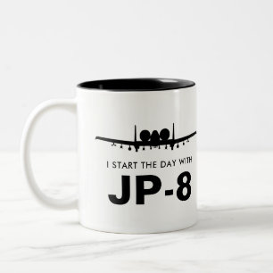 Commencez le jour avec la tasse de JP-8 Warthog