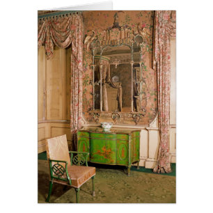 Commode et chaise dans la chambre à coucher d'ét