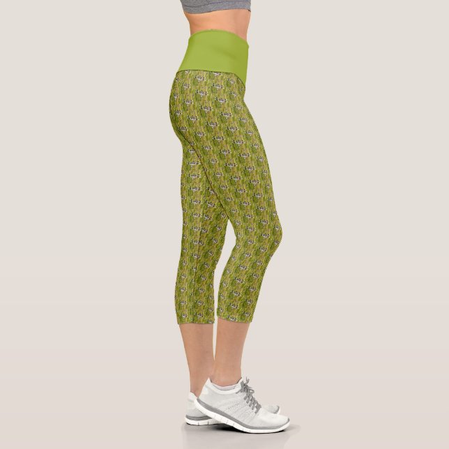 Common Whitetail Skimmer Dragonfly Pattern Capri Leggings (Right)