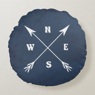 Compass arrows round pillow