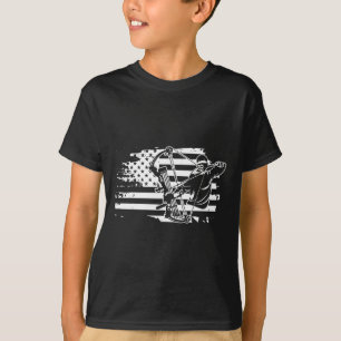 Compound Bow Hunting Gear Retro American Flag Mens T-Shirt