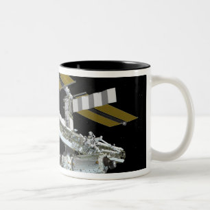 Computer generated view 26 Two-Tone coffee mug