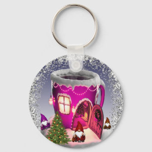 con casa en forma de taza con enanos keychain