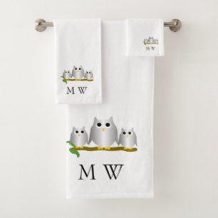 Conception de hiboux argentés avec monogramme