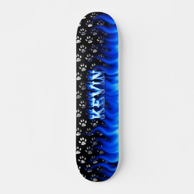 Conception de skateboard bleu feu et flammes. (Devant)