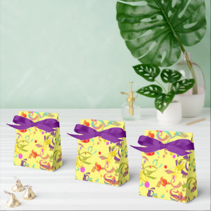 Confetti Toss Pieces Over A Yellow Background Favor Box