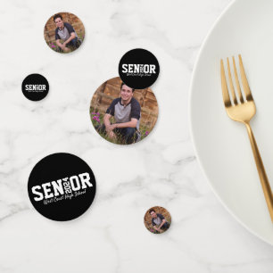 Confettis Lettre noire du bloc de diplôme supérieur photo