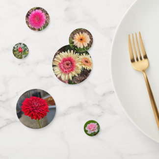 Confettis Un éparpillement de fleurs