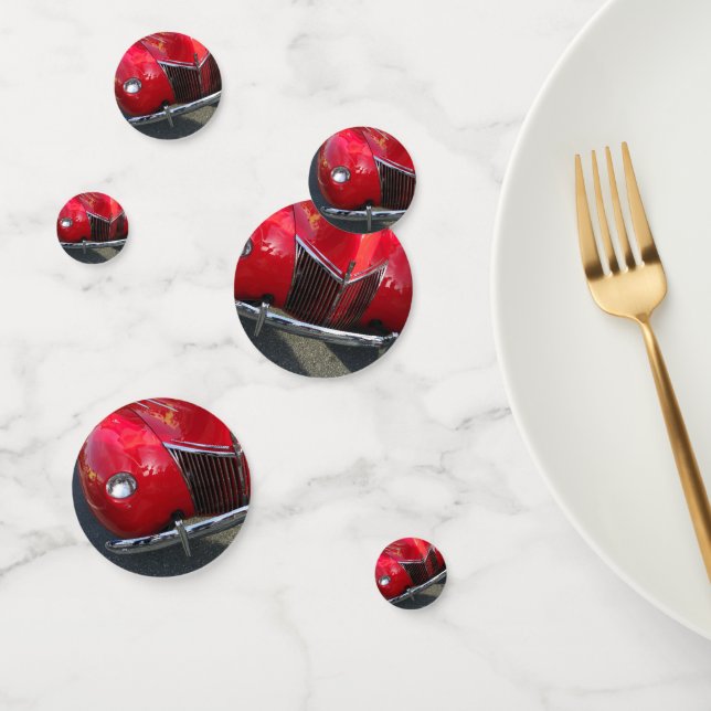 Confettis Vintage rouge des années 1930 auto sur la table co (Groupe)
