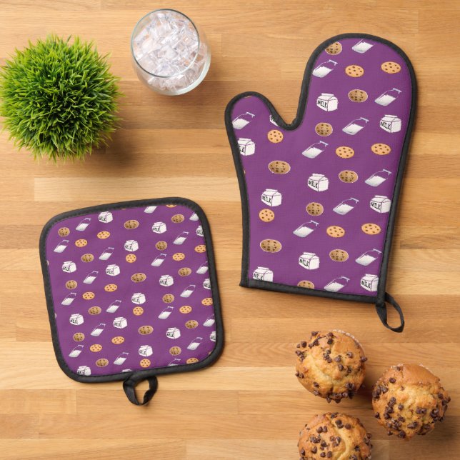 Cookies and milk on purple oven mitt & pot holder set (Top Down)