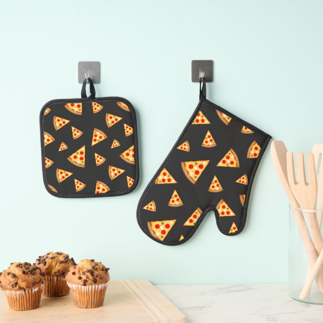 Cool and fun pizza slices pattern dark grey oven mitt & pot holder set