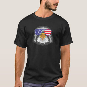 Cool Falcon Wearing Usa Flag Sunglasses Us America T-Shirt