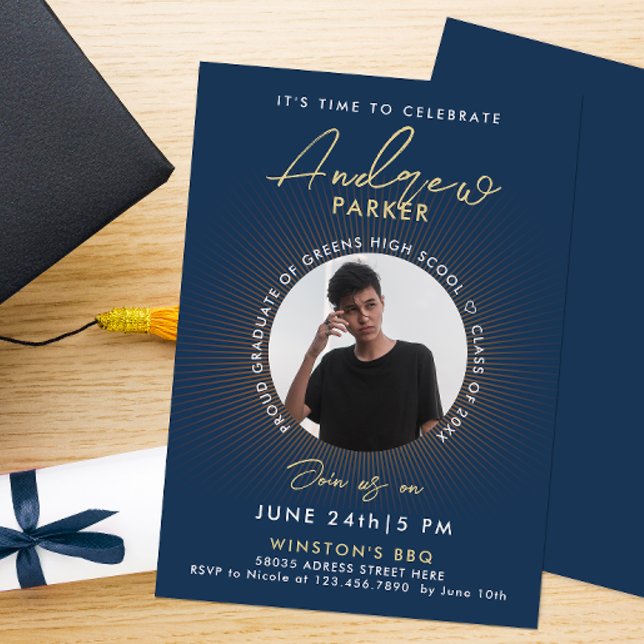 Cool Moderne Graduation Blue Photo Invitation (Créateur téléchargé)