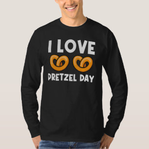 Cool Pretzel Art For Men Women Baked Knot Bread Pa T-Shirt